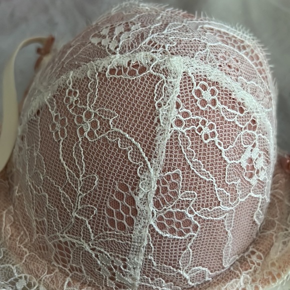 b.tempt’d by Wacoal lace bra NWOT, very pretty and sexy - Picture 4 of 4